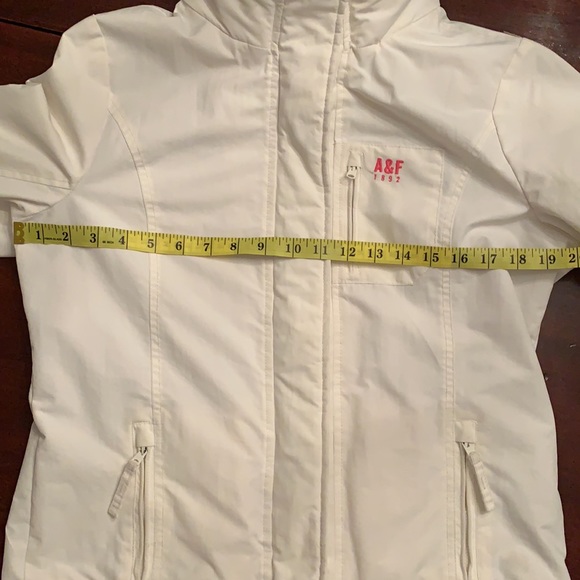 Abercrombie white ski coat - Picture 15 of 15
